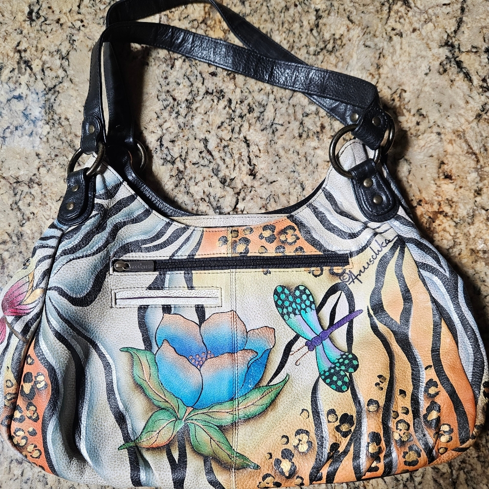 Anuschuka hand-painted leather purse